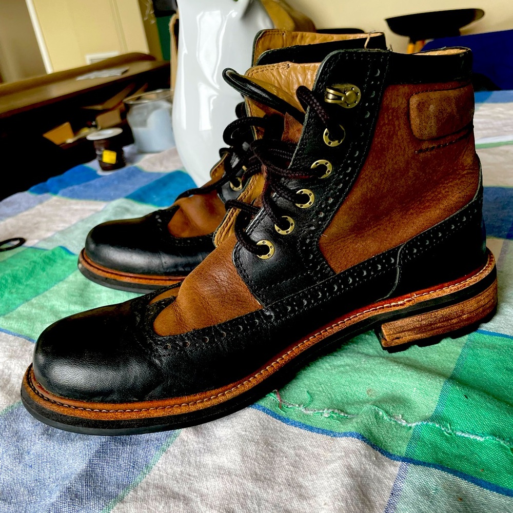 Rockport 8 wingtip boots